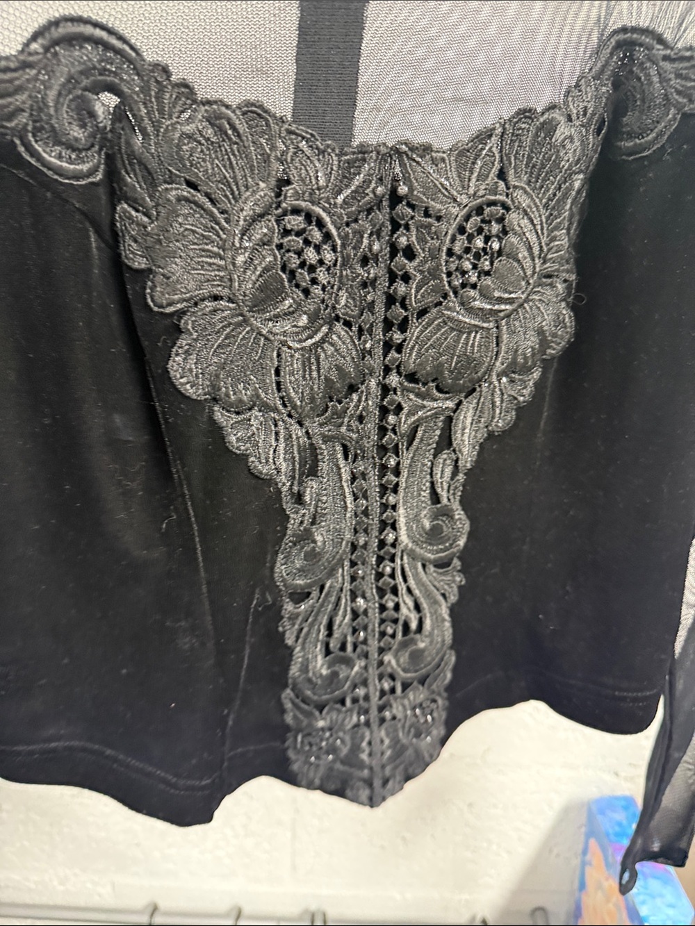 Black Mesh Long-Sleeve Appliqué Women's Top CACHE Size Medium Like New - Picture 3 of 5